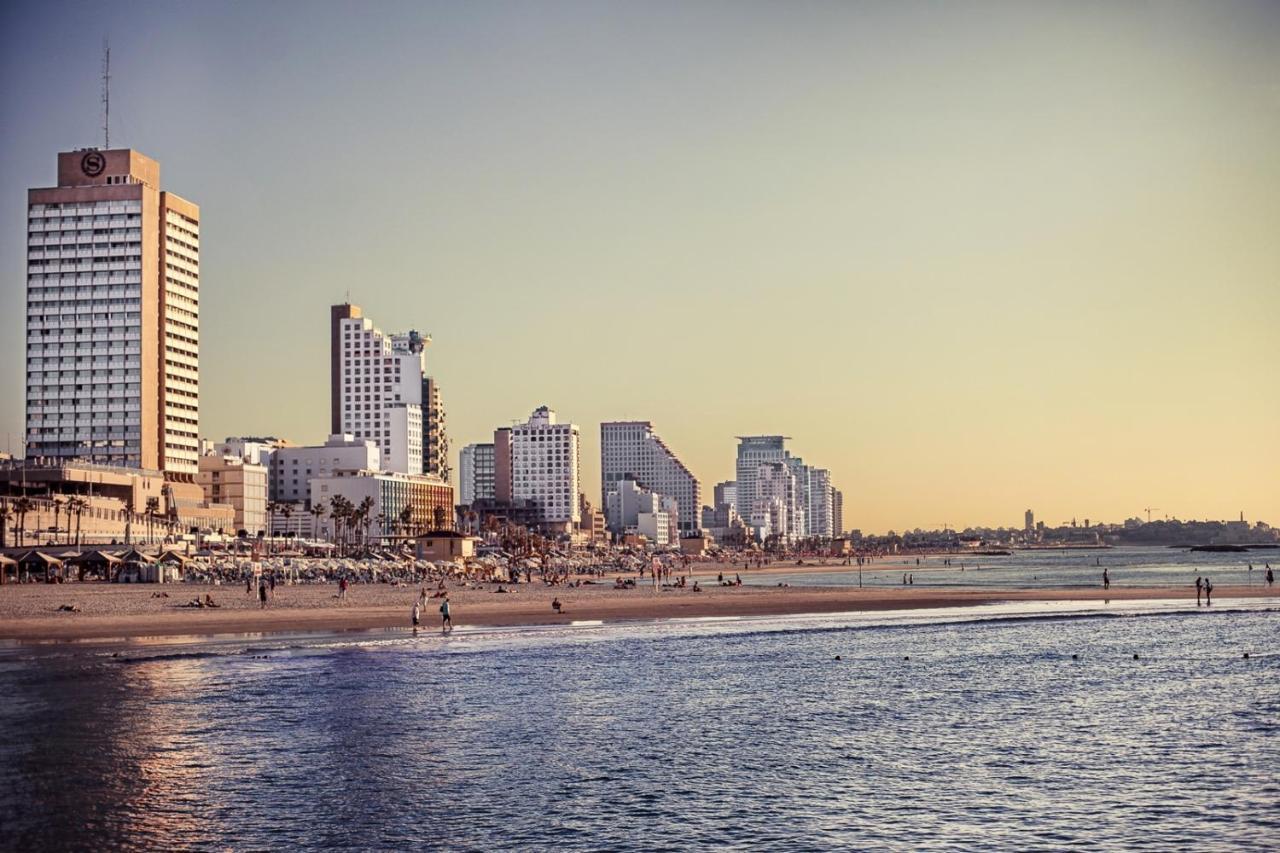 Beach Hotel By Zvieli Hotels テル・アビブ エクステリア 写真